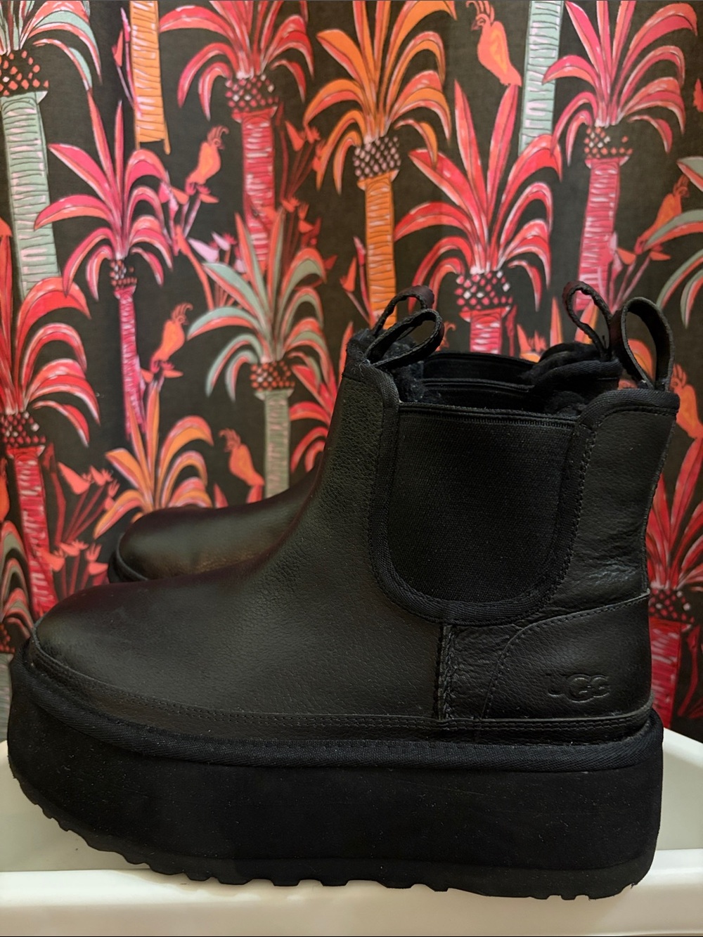 UGG Women's Black Leather Platform Neumei Chelsea Bootie 8